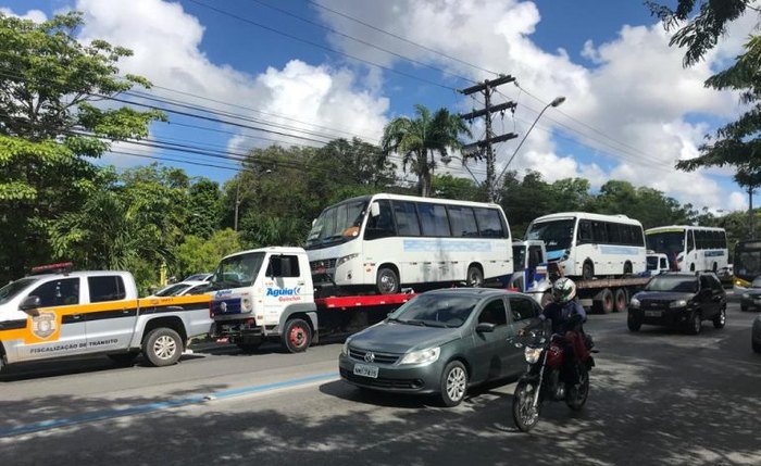 SMTT intensifica as operações de fiscalização ao transporte complementar ao longo da Faixa Azul da parte alta de Maceió. Foto: Ascom SMTT