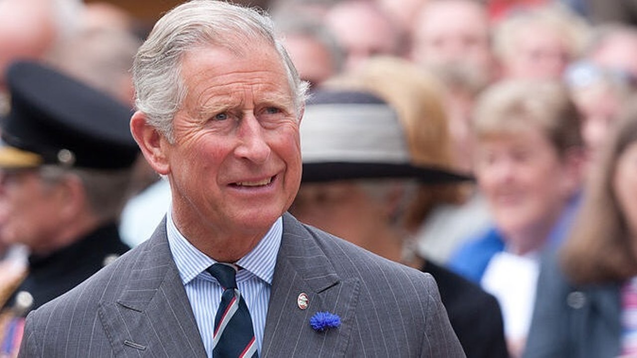 'Humilde e acessível', Charles III completa um ano de reinado sem contratempos