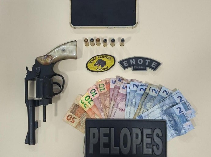 Prisões por tráfico e porte ilegal de arma são efetuadas pela PM no Baixo São Francisco