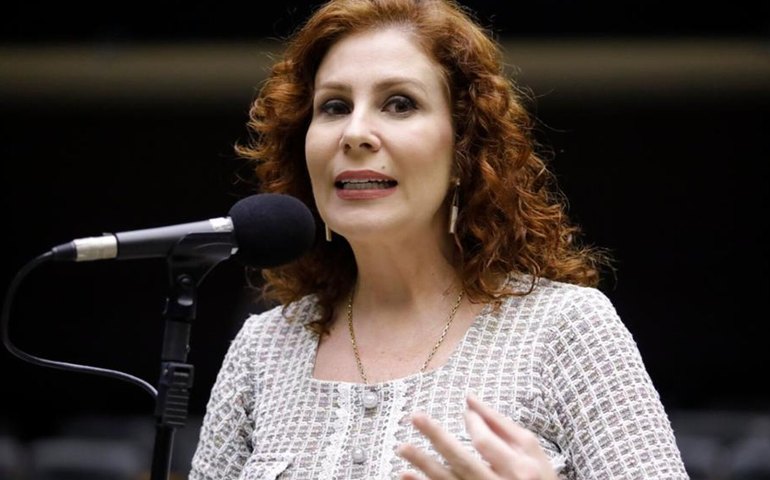 Condenada por ataque hacker, Zambelli volta ao foco do STF por posse ilegal de arma