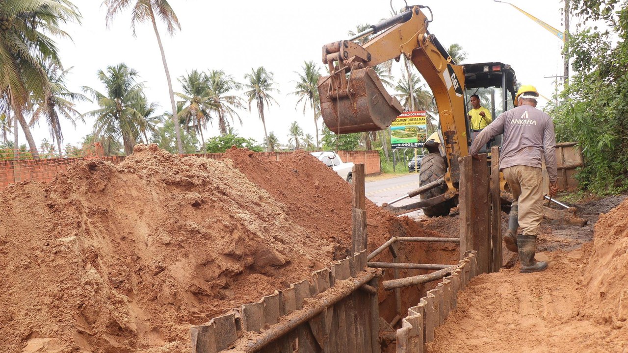 Técnicos acompanham início das obras de esgotamento em São Miguel dos Milagres
