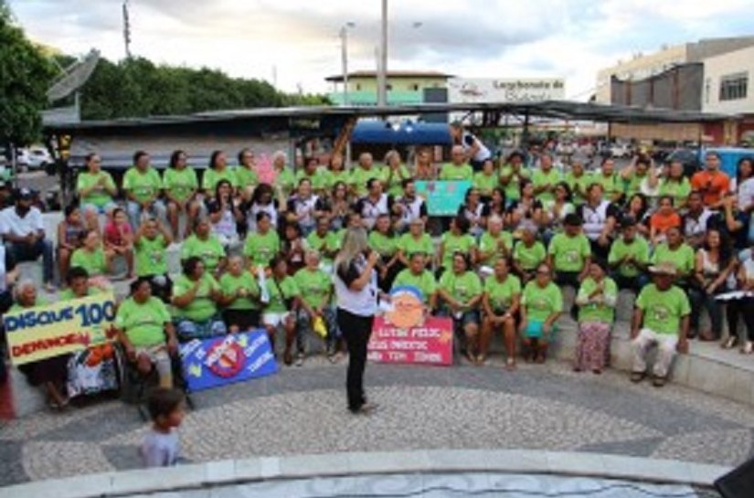 CREAS Delmiro Gouveia reúne centenas de Idosos neste 15 de Junho