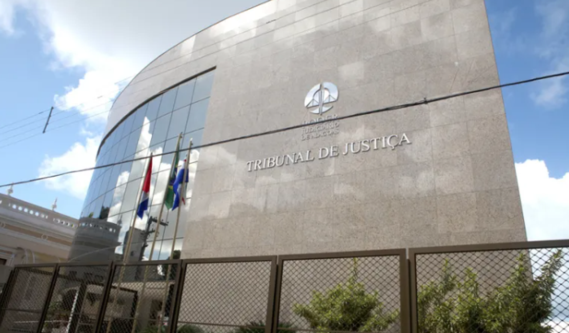 Dois nomes ‘acenam’ para a disputa da vaga de Elisabeth Carvalho no TJ-AL