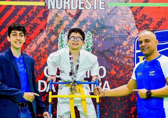 Superação: Aluno da Rede Municipal de Ensino conquista medalha de ouro no Campeonato Norte-Nordeste de Taekwondo