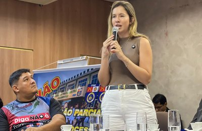Cibele Moura defende comunidade escolar e destaca projeto contra progressão automática em sessão na ALE