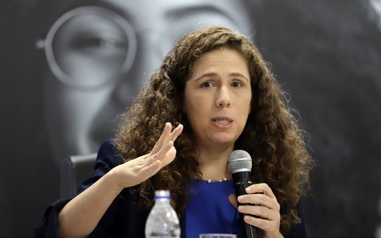 Ministra prevê convocações para novembro no CNU