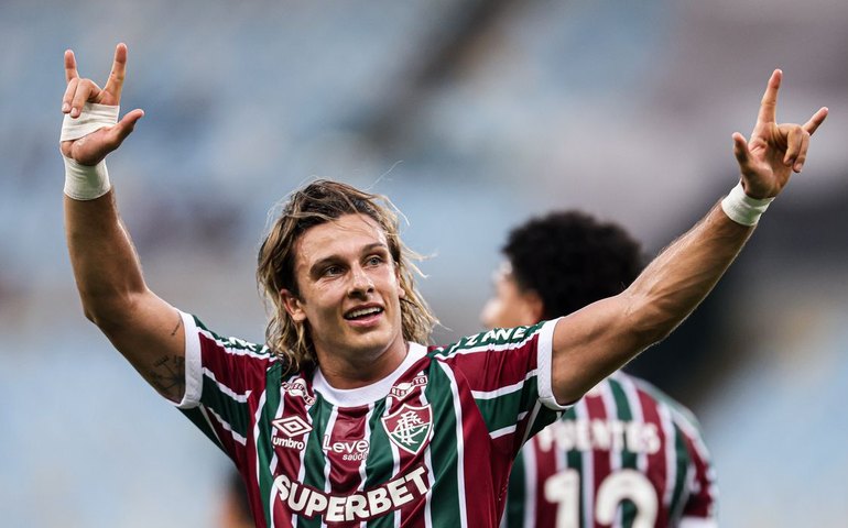 Fluminense goleia e se aproxima da decisão do Campeonato Carioca