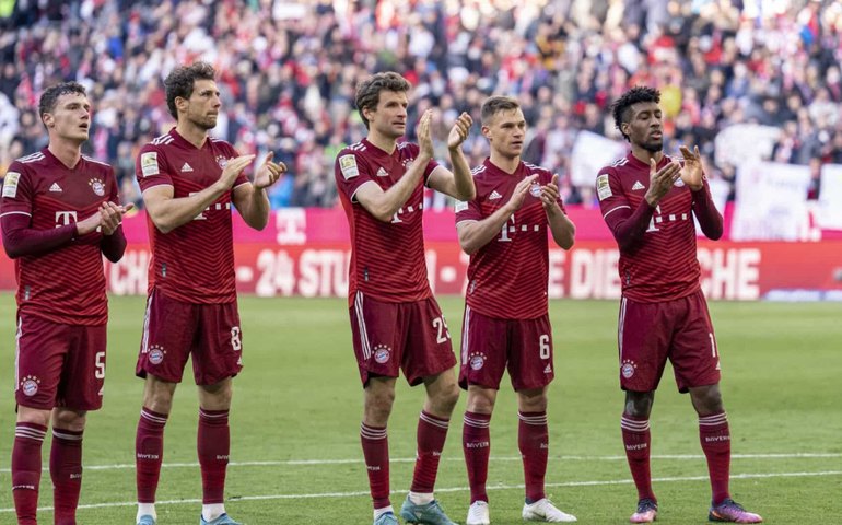 Após derrota na Liga dos Campeões, Bayern vence Augsburg e se aproxima do título