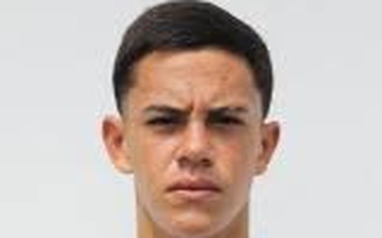 Lateral JP Chermont renova com o Santos até dezembro de 2027: 'Um sentimento maravilhoso'