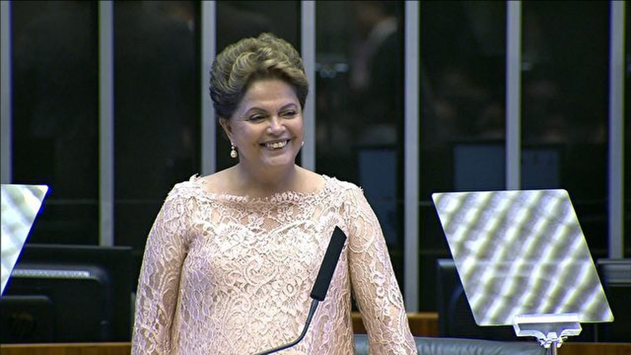 Na posse Dilma promete assegurar direitos trabalhistas e coloca educação como prioridade