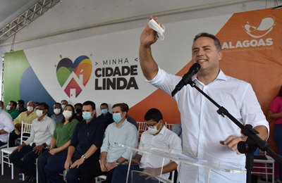 Governo de AL autoriza calçamento de 47 ruas e reconstrução da unidade de saúde em Messias 