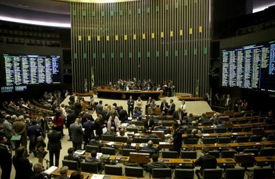 Câmara adia novamente votação da PEC da Reforma Política