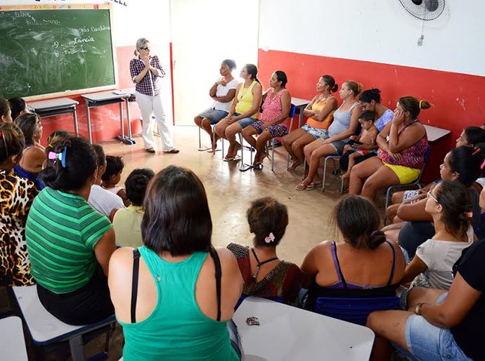 Grupo de mulheres de Jacaré recebe orientações cooperativistas
