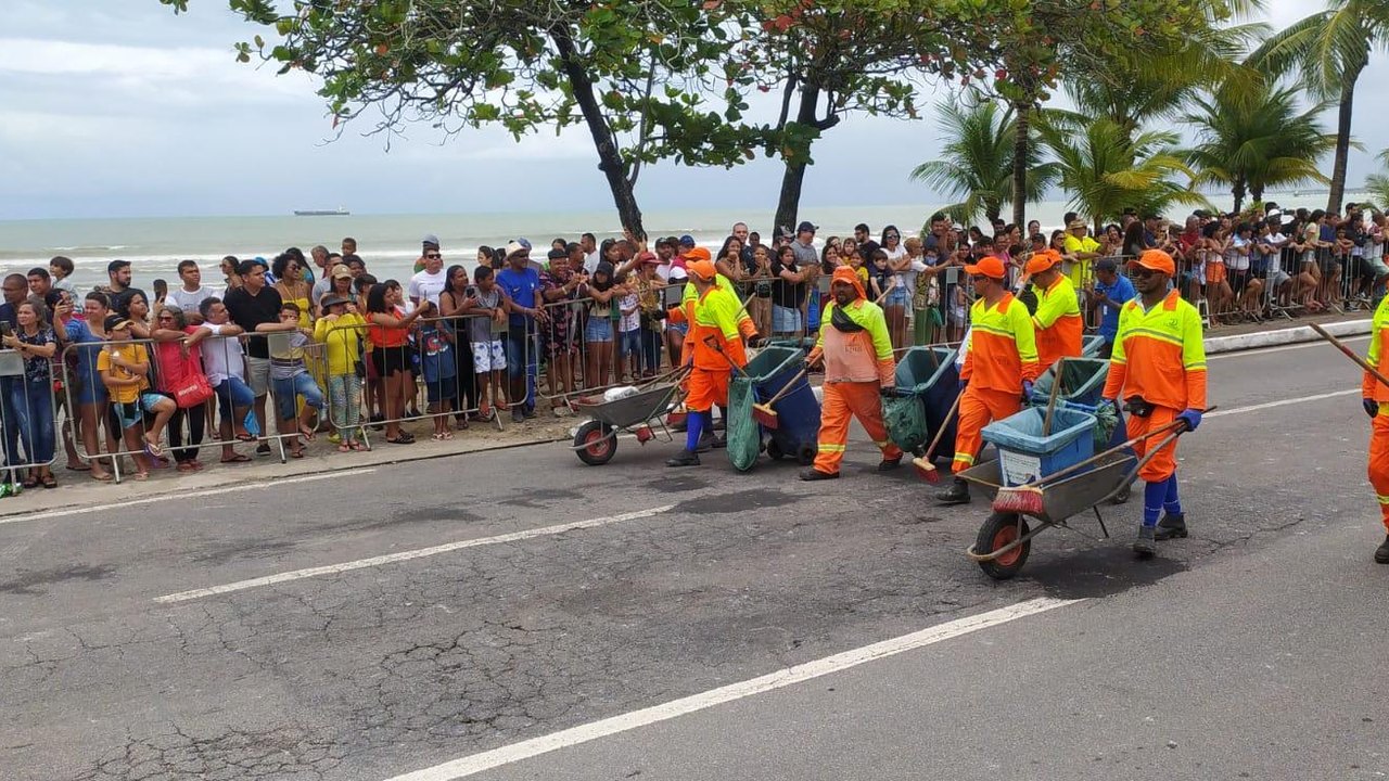 Independência do Brasil: Prefeitura intensifica limpeza na orla durante e após desfile de 7 de setembro