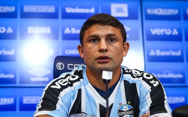 Elkeson sofre lesão muscular na coxa e pode desfalcar o Grêmio por até dois meses