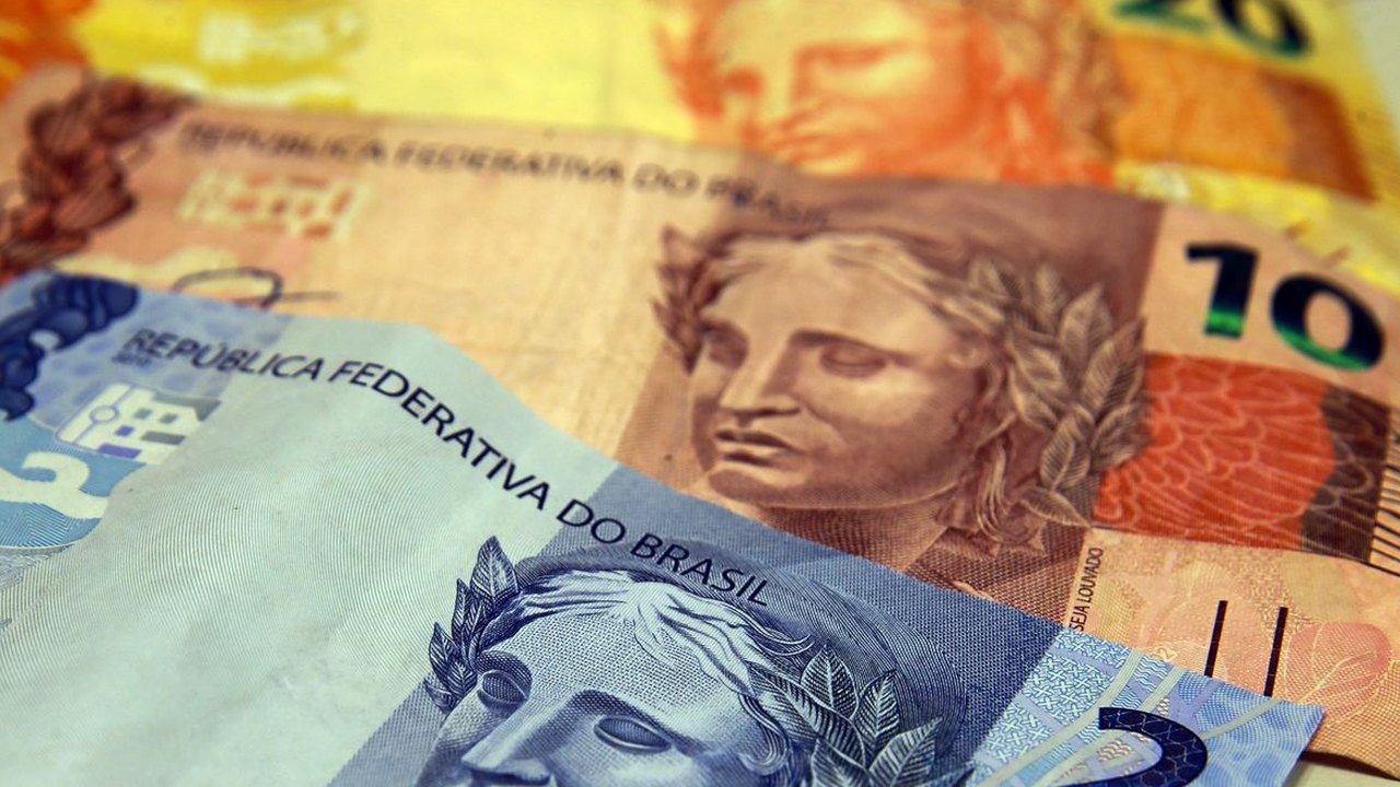 Auxílio emergencial aumenta domicílios com renda de programas sociais