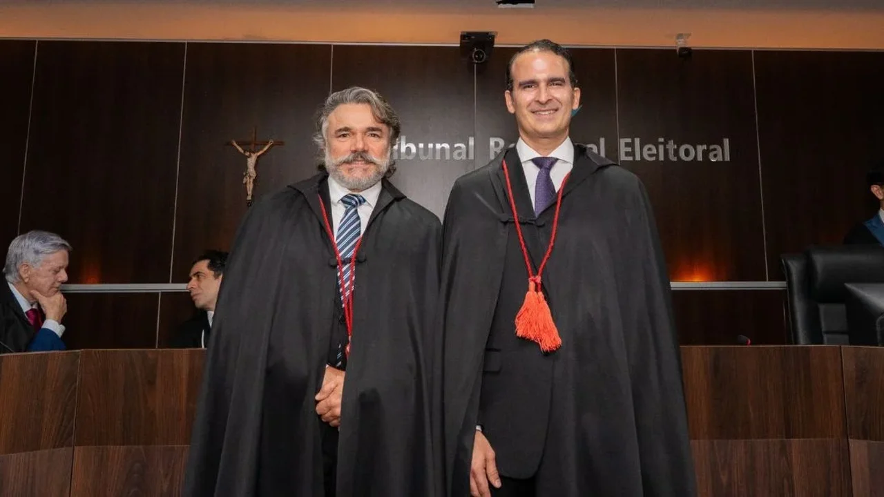 Juízes federais tomam posse como desembargadores eleitorais do TRE