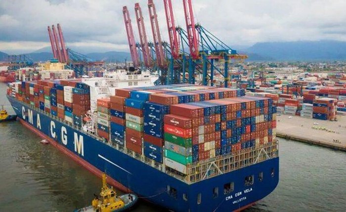 Carros importados no Brasil vendem 6 vezes mais que os nacionais no 1º semestre, aponta Anfavea Carros importados no Brasil vendem 6 vezes mais que os nacionais no 1º semestre, aponta Anfavea