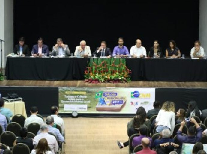 Dicas para trabalhar produto turístico são apresentadas em Diálogo