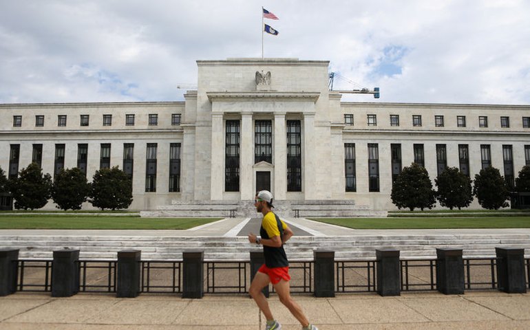Fed anuncia requisitos específicos de capital para grandes bancos após testes de estresse