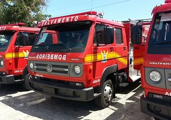 Duas mulheres ficam ilhadas em árvore após rio transbordar em Porto Calvo