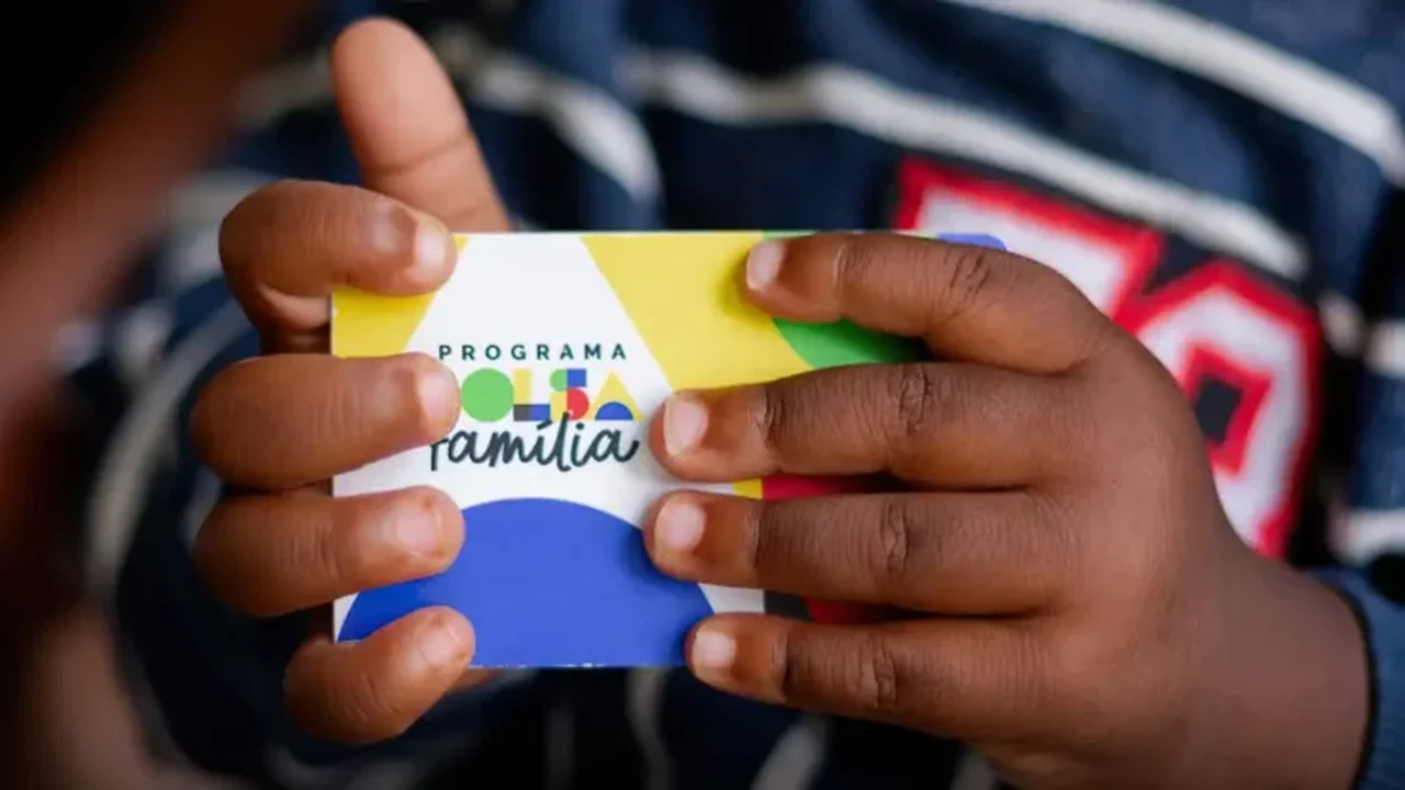 Bolsa Família começa a ser pago nesta quarta-feira para 19,3 milhões de famílias