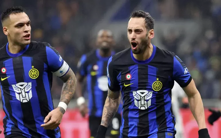 Çalhanoglu encerra crise com Lautaro e fica na Inter de Milão