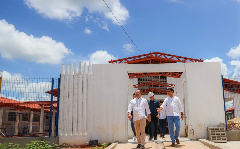 Prefeito Luciano visita obras da 15 ª escola de tempo integral de Arapiraca