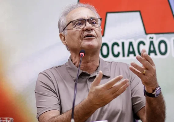 Renan Calheiros se posiciona contra PEC da Blindagem e cobra punição a deputados que apoiaram proposta