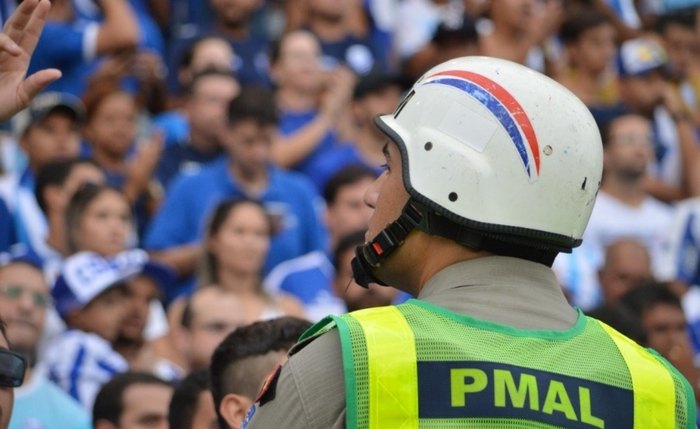 Policiais atuarão dentro e fora do estádio
