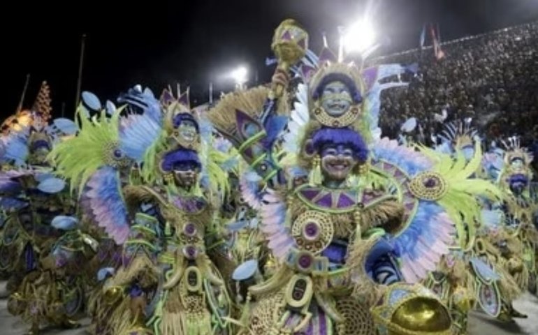 Beija-Flor exalta Maceió em desfile grandioso e celebra o carnavalesco Rás Gonguila