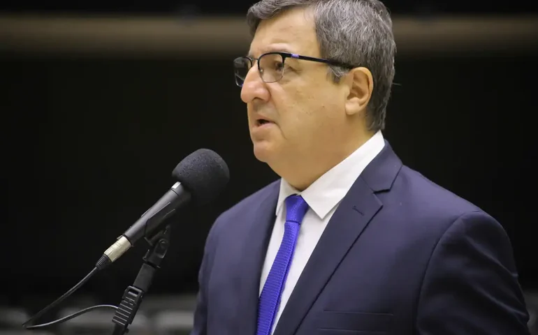 INSS: relator do projeto de lei exclui trecho sobre empréstimos não consignados em parecer