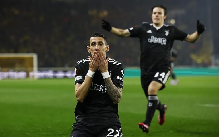 Di María faz hat-trick e garante a Juventus nas oitavas de final da Liga Europa