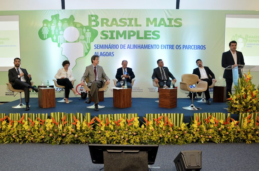 Brasil Mais Simples promove debate sobre licenciamento para empresas