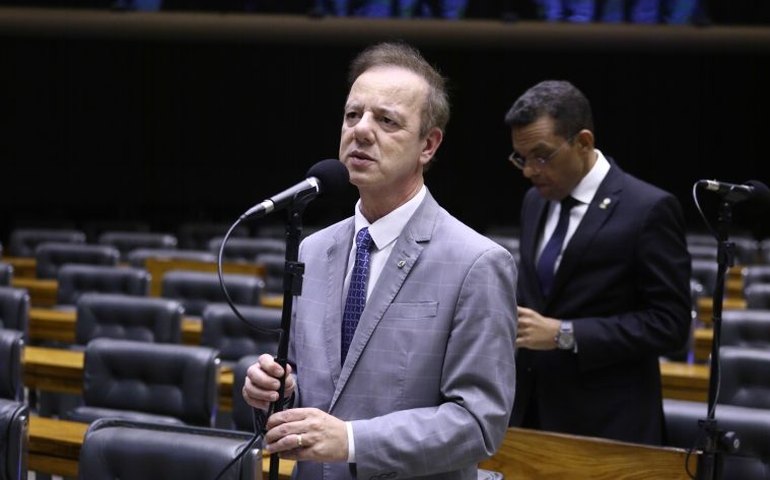 Comissão aprova proibição de contratação de condenados por crimes contra a dignidade sexual pela rede pública de ensino