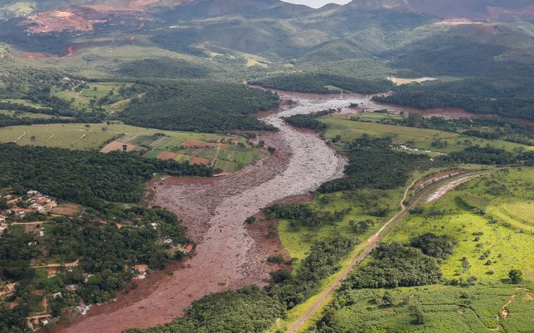 Comissão debate saúde pública dez anos após rompimentos de barragens