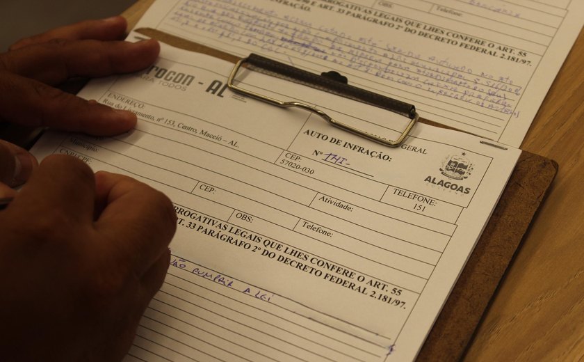 Loja de pneus em Maceió é multada em R$ 148 mil por cobrar serviços não autorizados