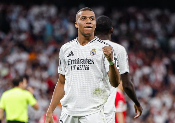 Mbappé é criticado pela imprensa francesa por ir a boate na Suécia: 'Tire a braçadeira'