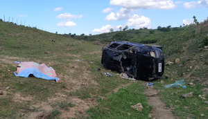 Idoso morre e quatro pessoas ficam feridas após carro capotar em Canhoba / Foto: Foto: BPRv/SE