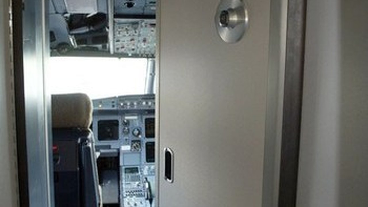 Austrália obriga permanência de duas pessoas em cabines de aviões
