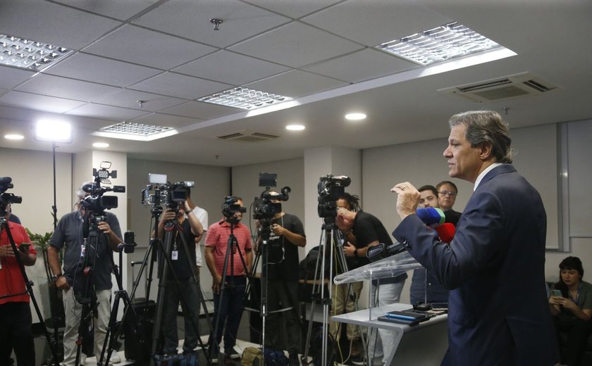 Tesouro dos EUA procura Haddad para agendar reunião sobre tarifaço
