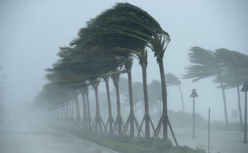 Furacão Maria pode atingir partes do Caribe assoladas pelo Irma