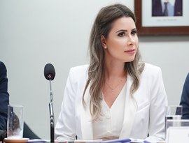 Senado: Carol de Toni e Carlos Bolsonaro são eleitos em SC