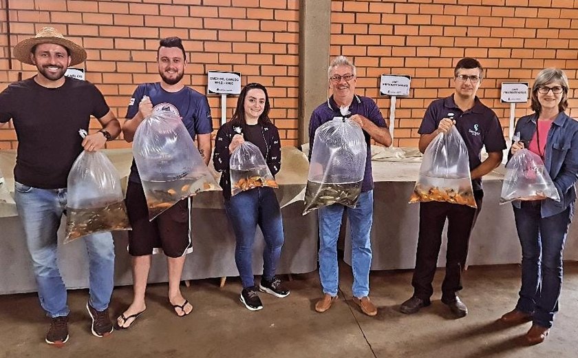 Prefeitura de Gramado distribui 5 mil alevinos a agricultores locais
