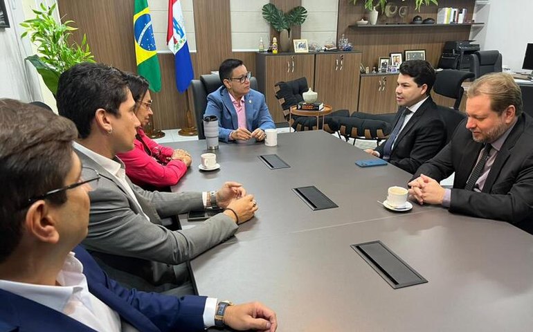 Reunião entre Almagis e PGE destaca a importância da cooperação entre as instituições