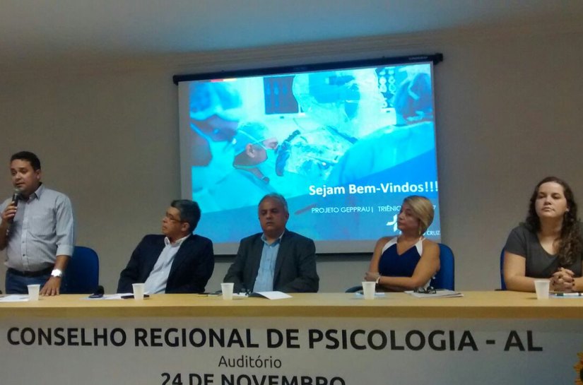 Profissionais da Rede de Urgência e Emergência participam de seminário