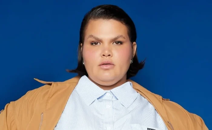 Thais Carla estava com o marido em um shopping quando começou a passar mal