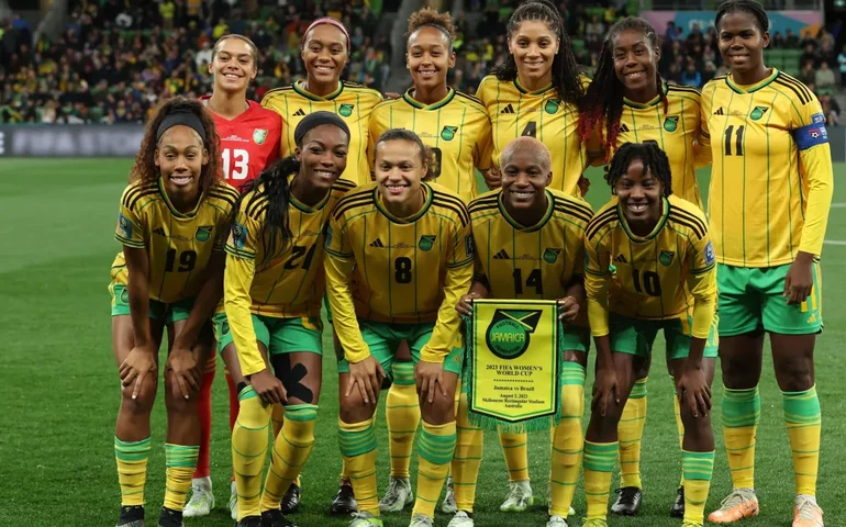 Principal estrela da Jamaica conta por que não vai jogar Copa América e critica federação: 'Obriga a usar camiseta feminina'