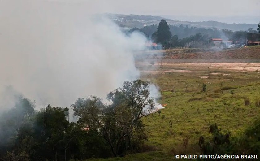 Trabalhador e brigadista morrem em incêndios em São Paulo