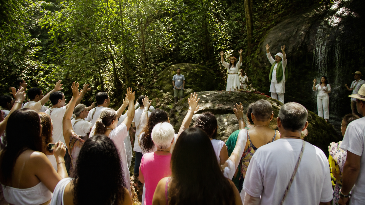 De monte de oração dos evangélicos aos rituais druidas, uma Floresta da Tijuca encantada, onde religiosos se conectam ao sagrado